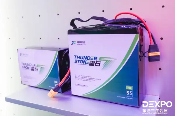 航天国器、普宙、成至智能、建帆科技、玄风航空现场签约2026国际低空经济博览会丨低空活动 8 8 1