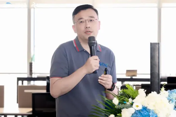 蓝色向量发布IIS智能集成系统架构,推动中国eVTOL产业围绕软件定义飞机与开放式电子电气架构共建开放生态丨低空企业 7 640 2026 06 10T112257.476