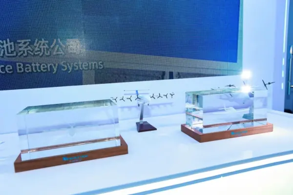 解码低空经济与航空电池的发展现状、瓶颈与未来机遇——专访牛瓦时克王海辉丨低空大咖谈 4 640 3 2