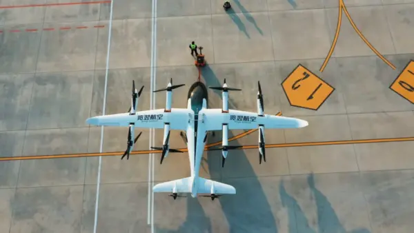 30年民航老将入局 eVTOL:安全为先,客货并行闯低空——览翌航空党铁红丨低空大咖谈 4 640 40